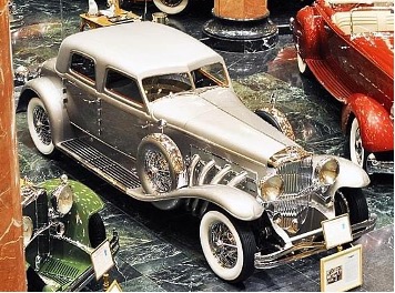 Duesenberg "Twenty Grand" at Nethercutt Museum in Sylmar, California